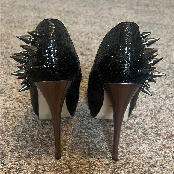 Black Spiked Peep-Toe Heels - Picture 4 of 6